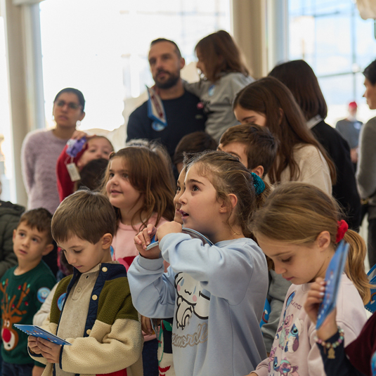 ΠΑΙΔΙΑ ΚΑΙ ΟΙΚΟΓΕΝΕΙΕΣ